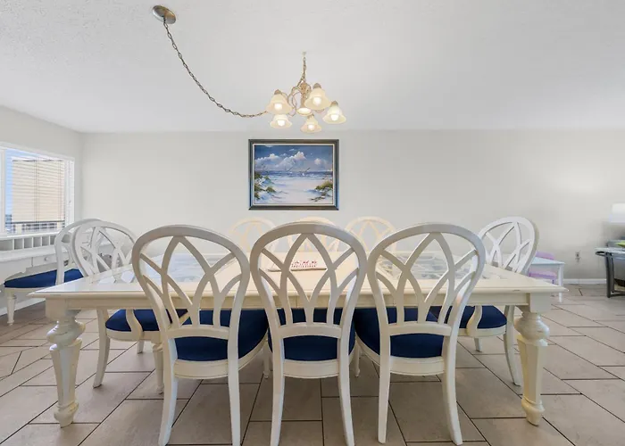 Apartment Edgewater West 102 *