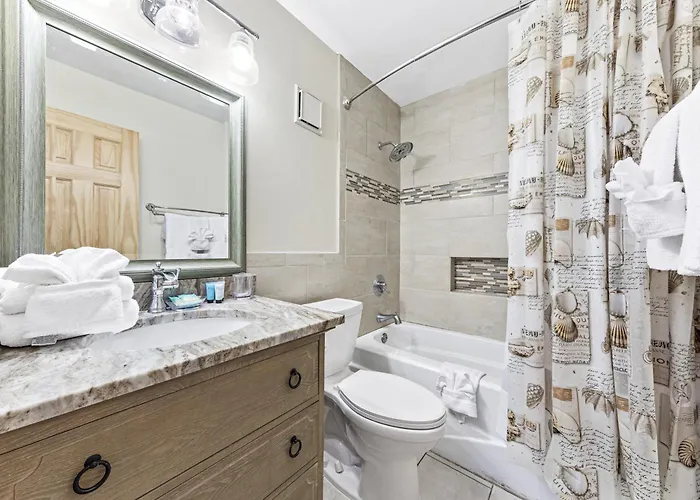 Edgewater West 102 Apartment